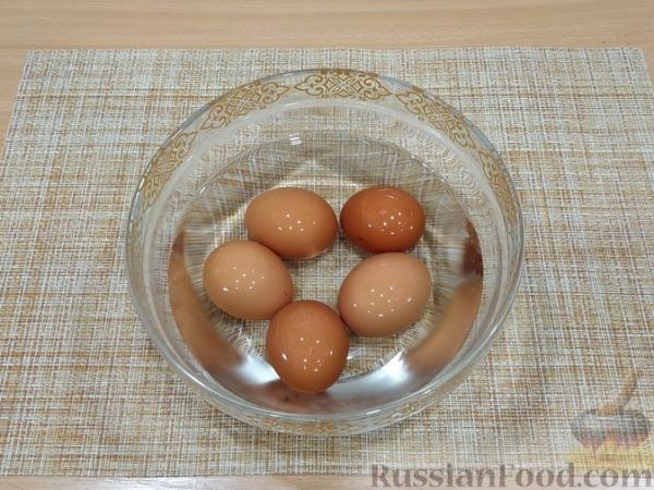 Картофельные блинчики с яйцами и зелёным луком