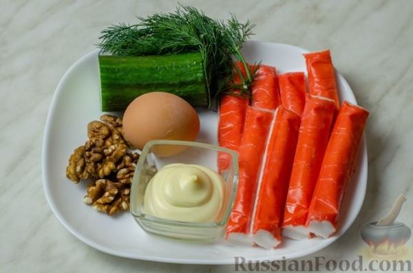 Закуска-салат «Морковки» из крабовых палочек