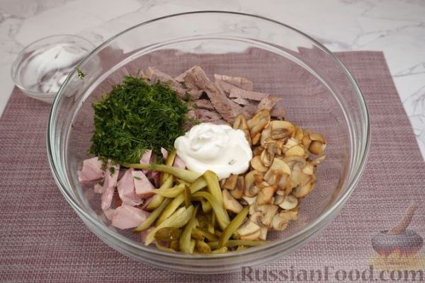Салат с говядиной и маринованными огурцами — пошаговый рецепт с фото